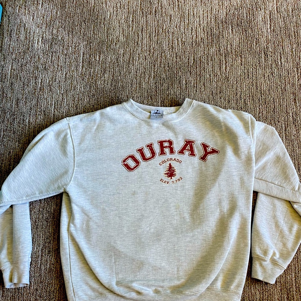 Vintage men’s Ouray sweatshirt.